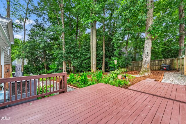 812 Pinewood Drive, Apex, NC 27502