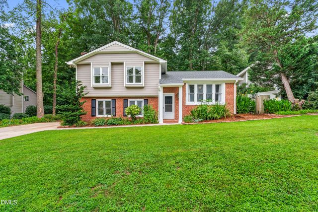 812 Pinewood Drive, Apex, NC 27502