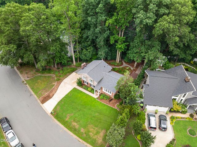 812 Pinewood Drive, Apex, NC 27502