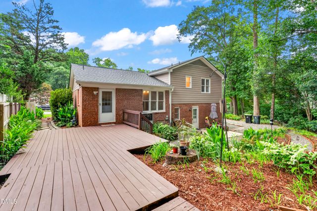 812 Pinewood Drive, Apex, NC 27502