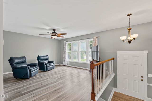 812 Pinewood Drive, Apex, NC 27502