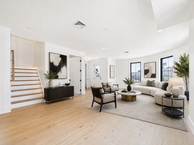 1674 Columbia 1, Boston, MA 02127