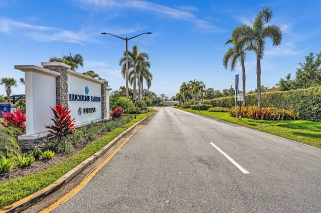 7268 Lenora Lane, Wellington, FL 33467