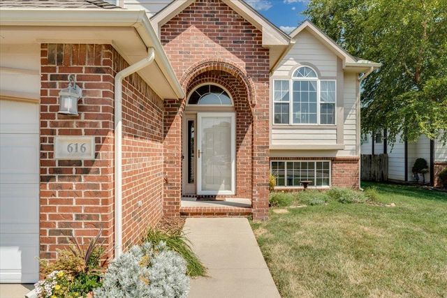 616 W Gatewood Ln, Andover, KS 67002