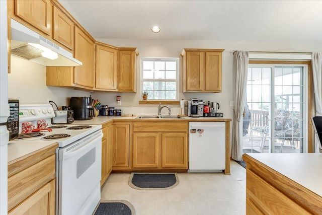 616 W Gatewood Ln, Andover, KS 67002