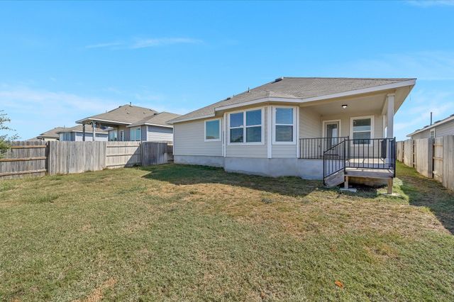 201 Spiny Lizard LN, San Marcos, TX 78666