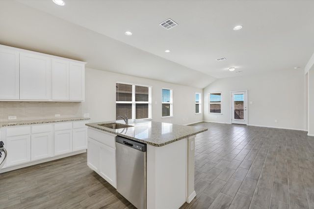 201 Spiny Lizard LN, San Marcos, TX 78666