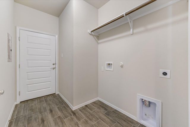 201 Spiny Lizard LN, San Marcos, TX 78666