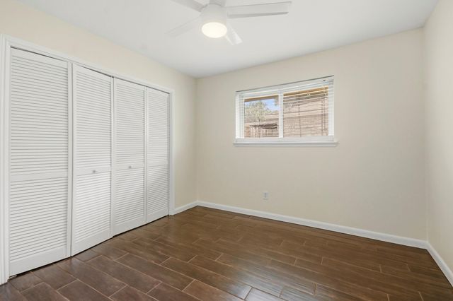 830 Seacliff Drive, Houston, TX 77062