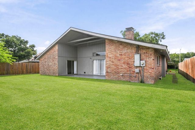 830 Seacliff Drive, Houston, TX 77062
