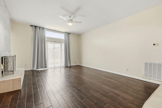 830 Seacliff Drive, Houston, TX 77062