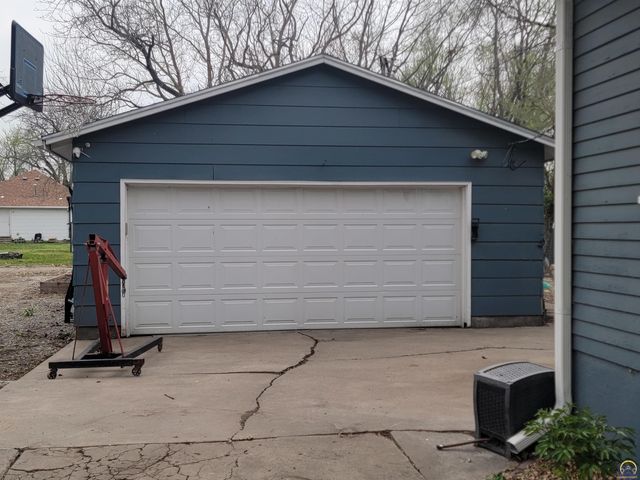 525 S Exchange ST, Emporia, KS 66801