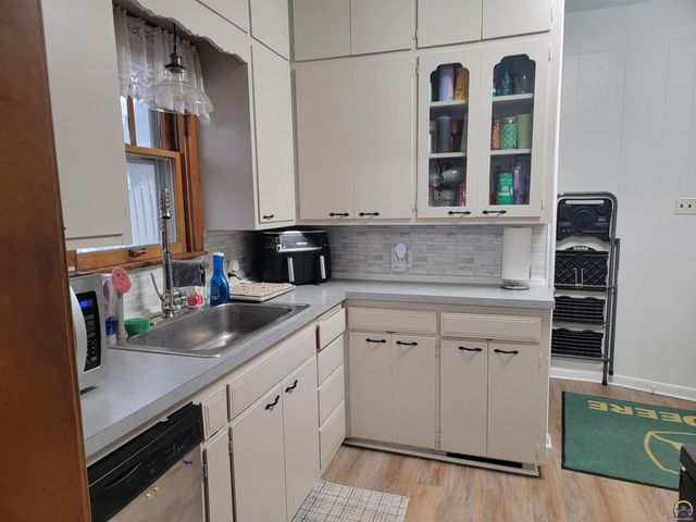 525 S Exchange ST, Emporia, KS 66801