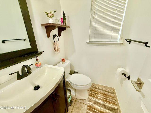 9 Starlight Road, Howell, NJ 07731