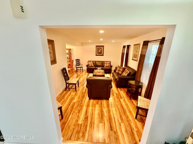 9 Starlight Road, Howell, NJ 07731