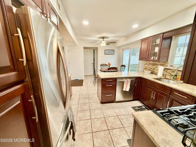 9 Starlight Road, Howell, NJ 07731
