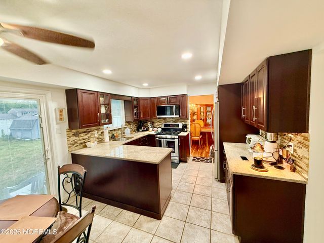 9 Starlight Road, Howell, NJ 07731