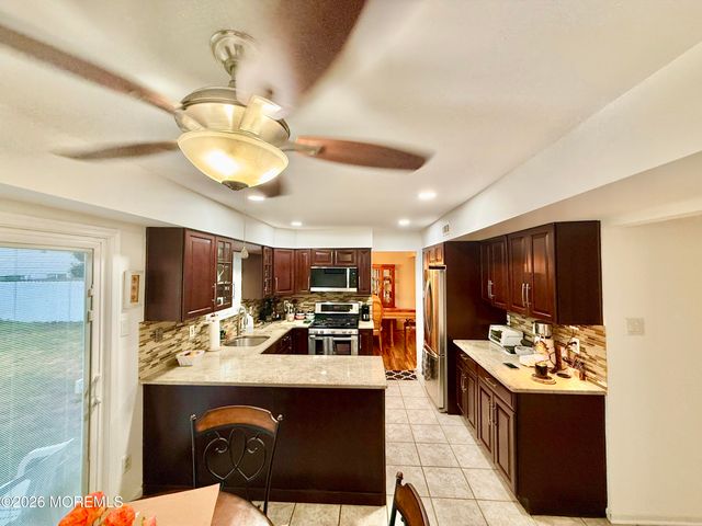 9 Starlight Road, Howell, NJ 07731