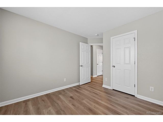 987 W Briarwood Ave, Littleton, CO 80120