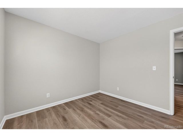 987 W Briarwood Ave, Littleton, CO 80120