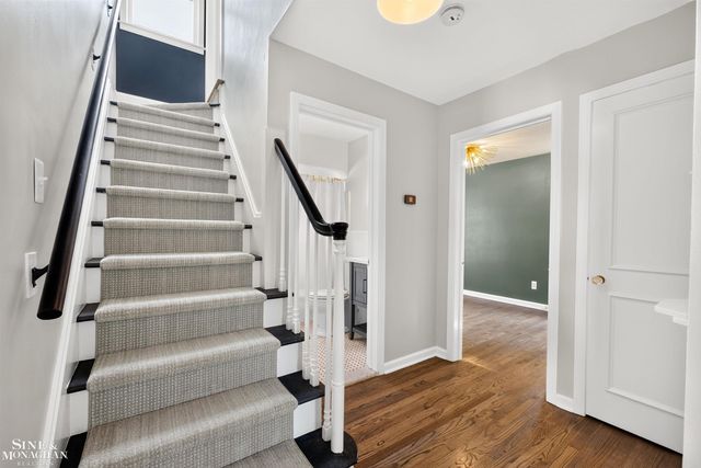 1776 Hampton Road, Grosse Pointe Woods, MI 48236