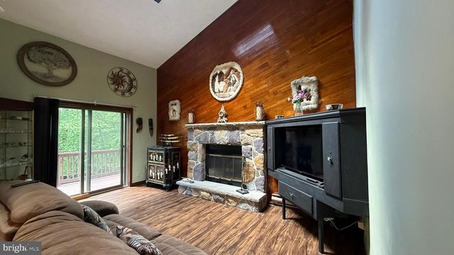 4271 WINCHESTER WAY, Bushkill, PA 18324