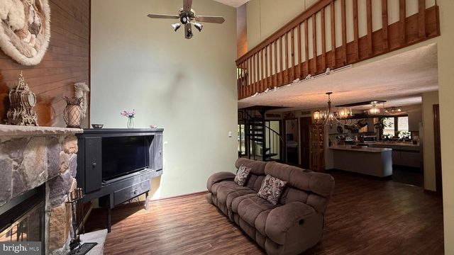 4271 WINCHESTER WAY, Bushkill, PA 18324
