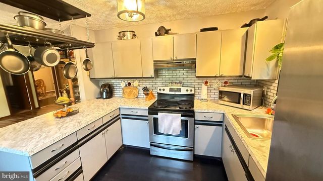 4271 WINCHESTER WAY, Bushkill, PA 18324
