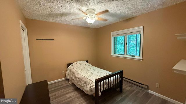 4271 WINCHESTER WAY, Bushkill, PA 18324