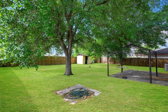 9214 Carmalee Street, Houston, TX 77075