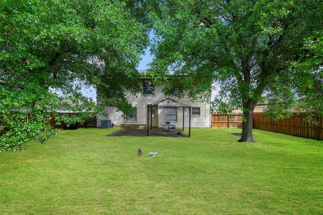 9214 Carmalee Street, Houston, TX 77075