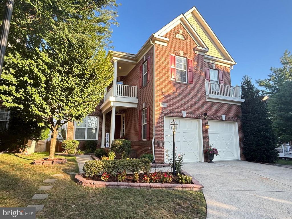 2458 CYPRESS GREEN LN, Oak Hill, VA 20171