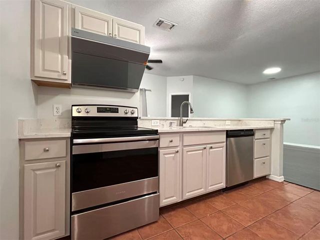 1046 WHITTIER CIRCLE, Oviedo, FL 32765