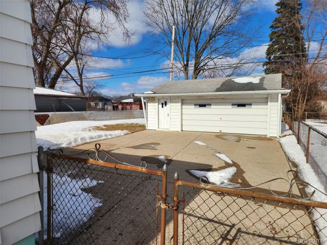 32262 Glen Street, Westland, MI 48186