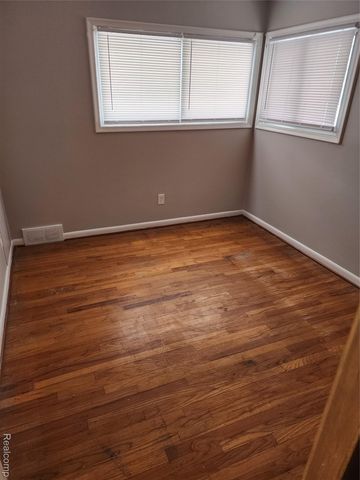 32262 Glen Street, Westland, MI 48186