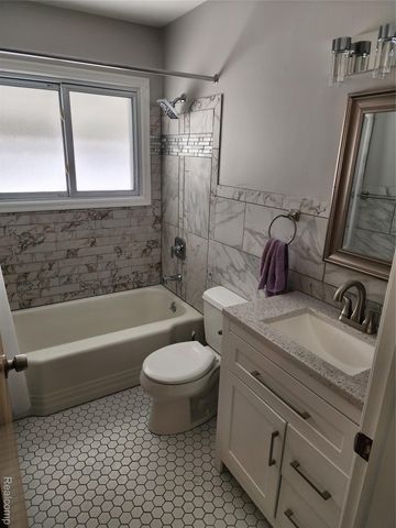 32262 Glen Street, Westland, MI 48186