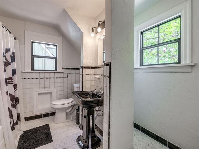 2424 NW 18th Street, Oklahoma City, OK 73107