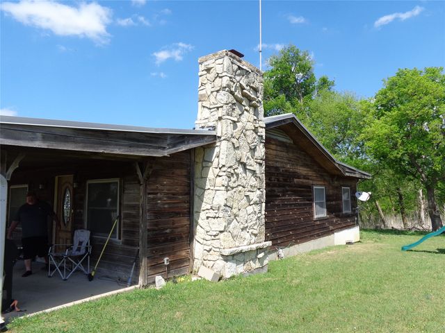 1201 S Bois D Arc Street, Grandview, TX 76050