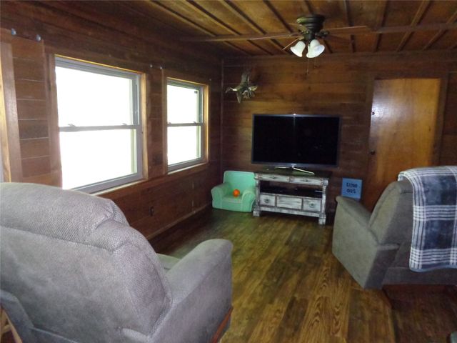 1201 S Bois D Arc Street, Grandview, TX 76050