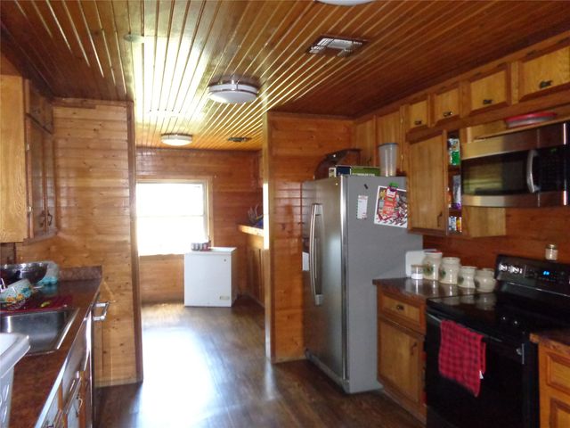 1201 S Bois D Arc Street, Grandview, TX 76050