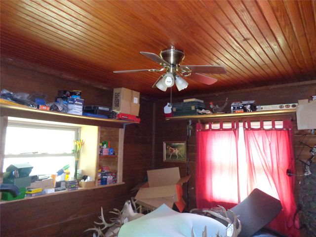 1201 S Bois D Arc Street, Grandview, TX 76050