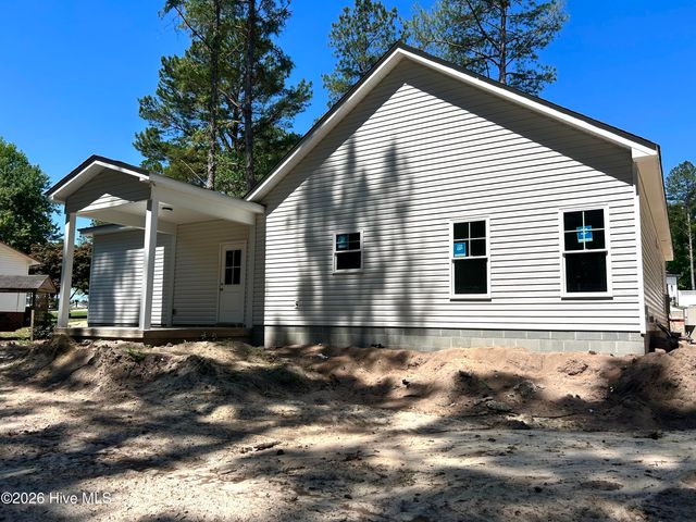 1749 Walnut Run Drive, Deep Run, NC 28525