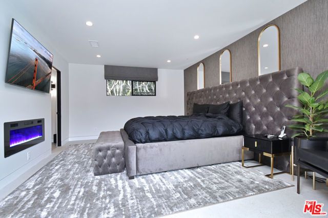 3196 Dona Mema Place, Los Angeles, CA 91604