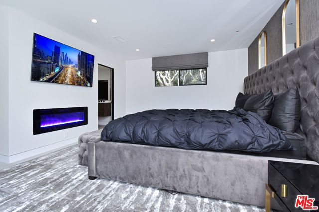 3196 Dona Mema Place, Los Angeles, CA 91604