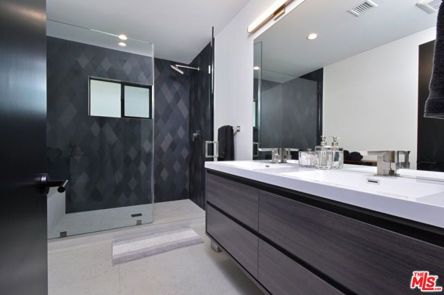 3196 Dona Mema Place, Los Angeles, CA 91604