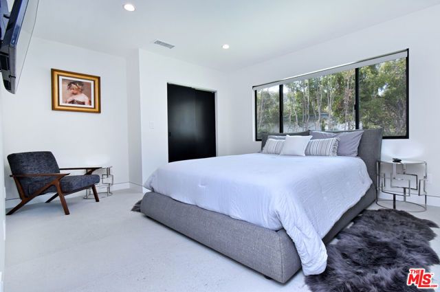 3196 Dona Mema Place, Los Angeles, CA 91604