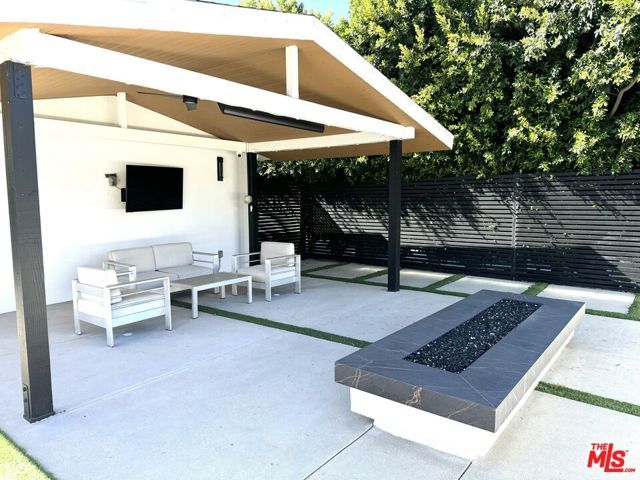 3196 Dona Mema Place, Los Angeles, CA 91604