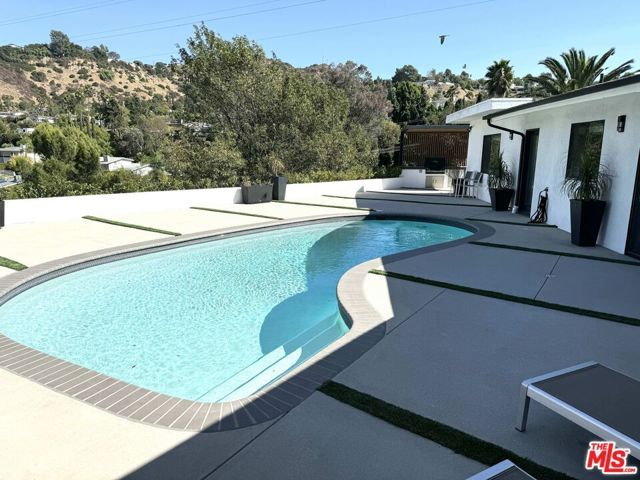 3196 Dona Mema Place, Los Angeles, CA 91604
