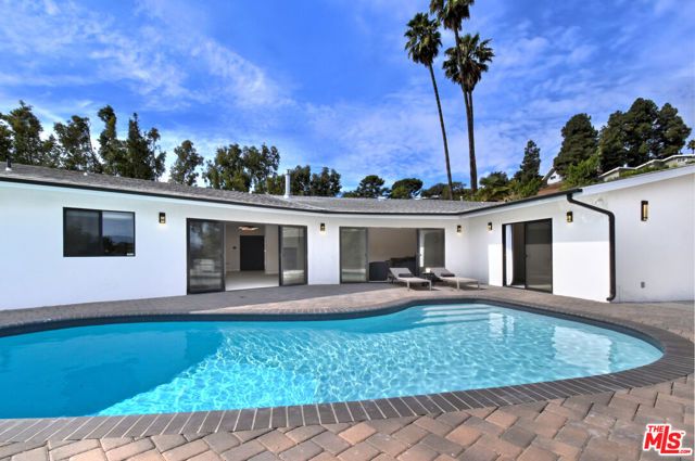 3196 Dona Mema Place, Los Angeles, CA 91604