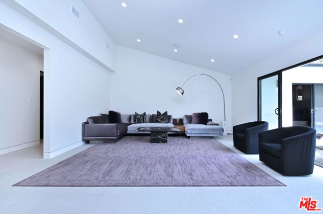 3196 Dona Mema Place, Los Angeles, CA 91604